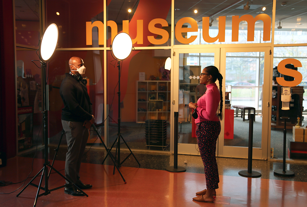 Llyod Vennie filming a Moonshot attendee.